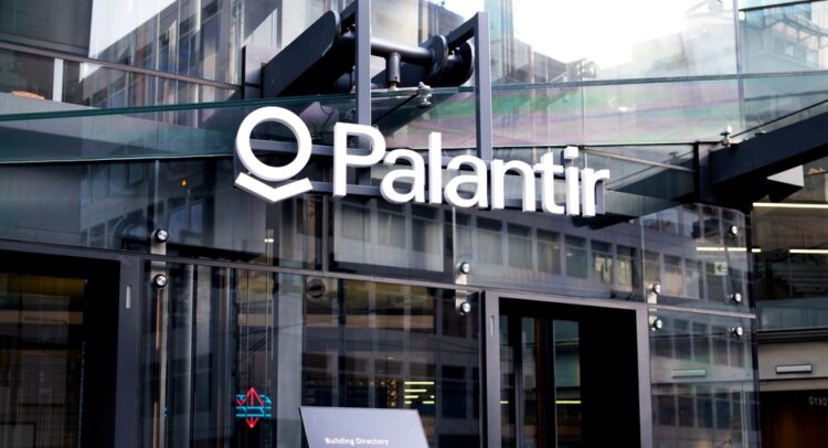 Palantir: What's happening with 2024's best performing stock?